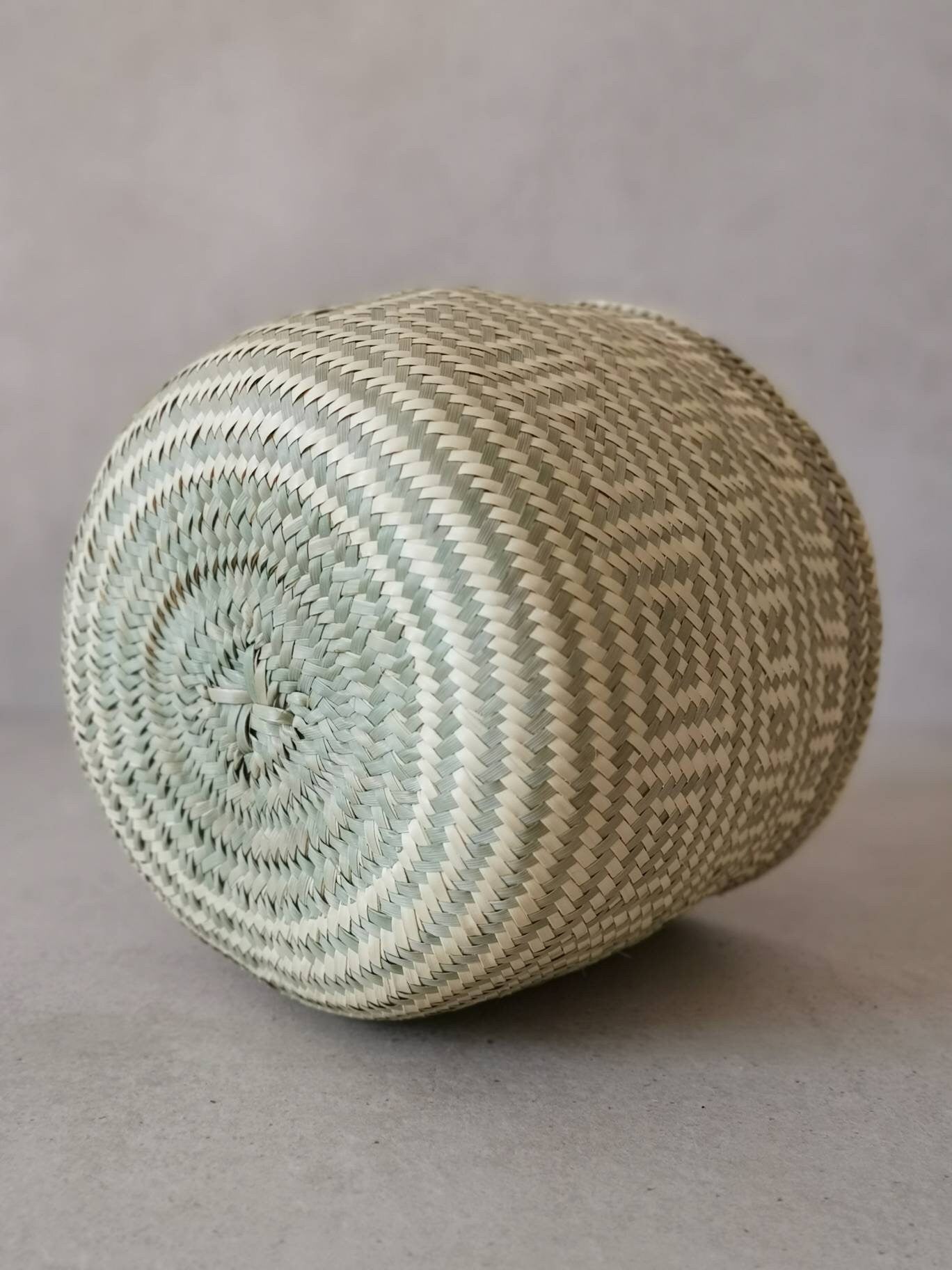 Boho mexikanischer Korb, Kosmetikkorb, Aufbewahrungskorb aus Mexiko, Pflanzenkorb im Bohemian Stil