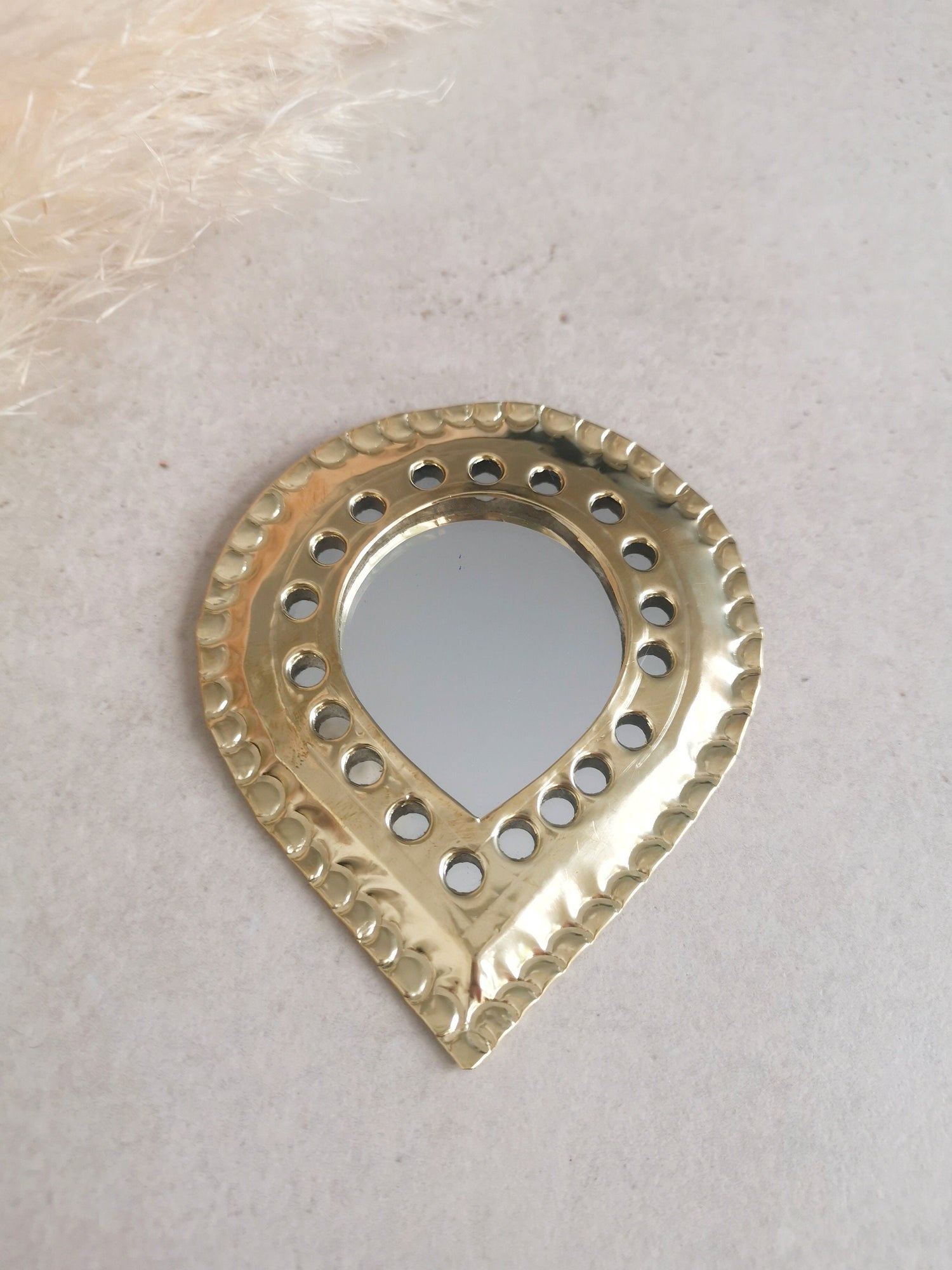 Small mirror made of golden brass, mini wall mirror handmade from Morocco, Moroccan mirror, Oriental