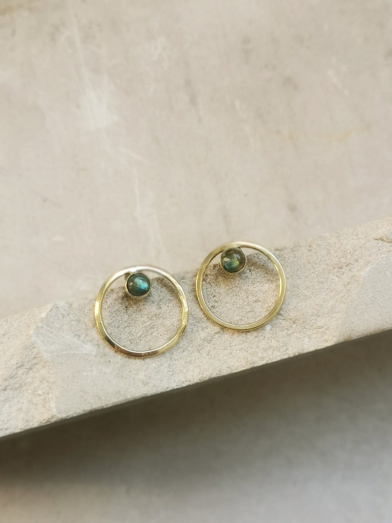 Circle earrings with labradorite, brass earrings with labradorite, simple round earrings open circle, minimalist, geometric