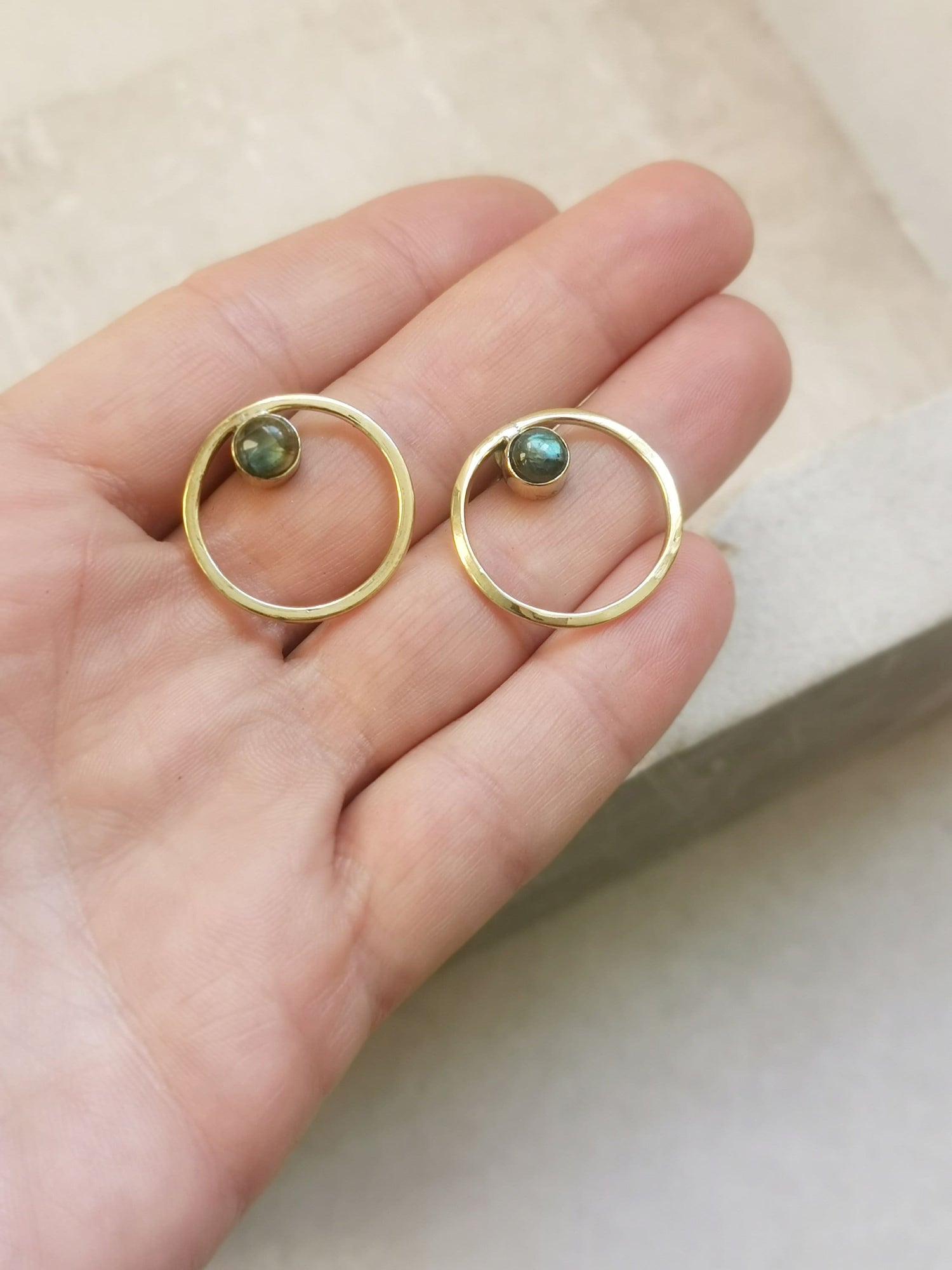Circle earrings with labradorite, brass earrings with labradorite, simple round earrings open circle, minimalist, geometric