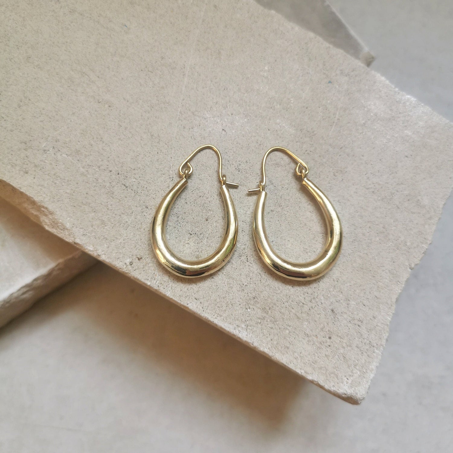 Petites boucles d'oreilles créoles ovales épaisses en laiton, boucles d'oreilles pendantes larges, boucles d'oreilles tendance, boucles d'oreilles bohèmes hippies