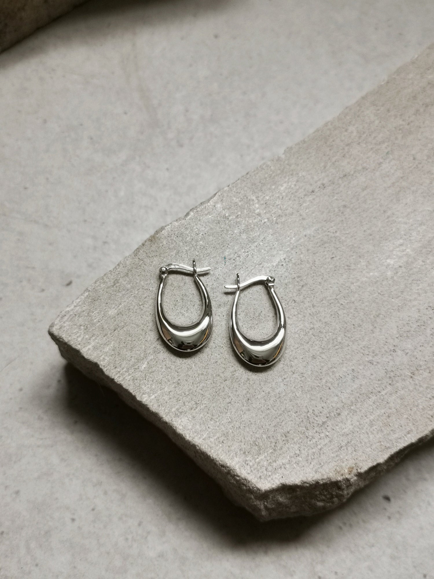 Boucles d'oreilles créoles ovales larges en argent 925, boucles d'oreilles minimalistes, boucles d'oreilles créoles simples et élégantes en argent sterling