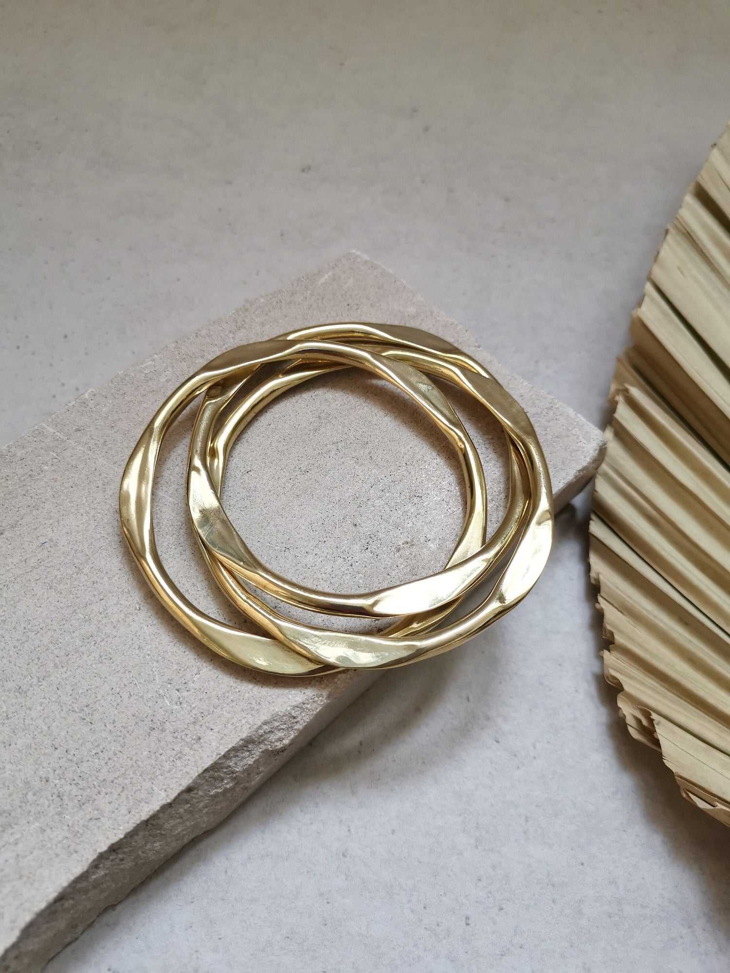Bracelet en laiton doré, bracelet statement, 3 bracelets, bracelet tribal doré, bracelet simple minimaliste