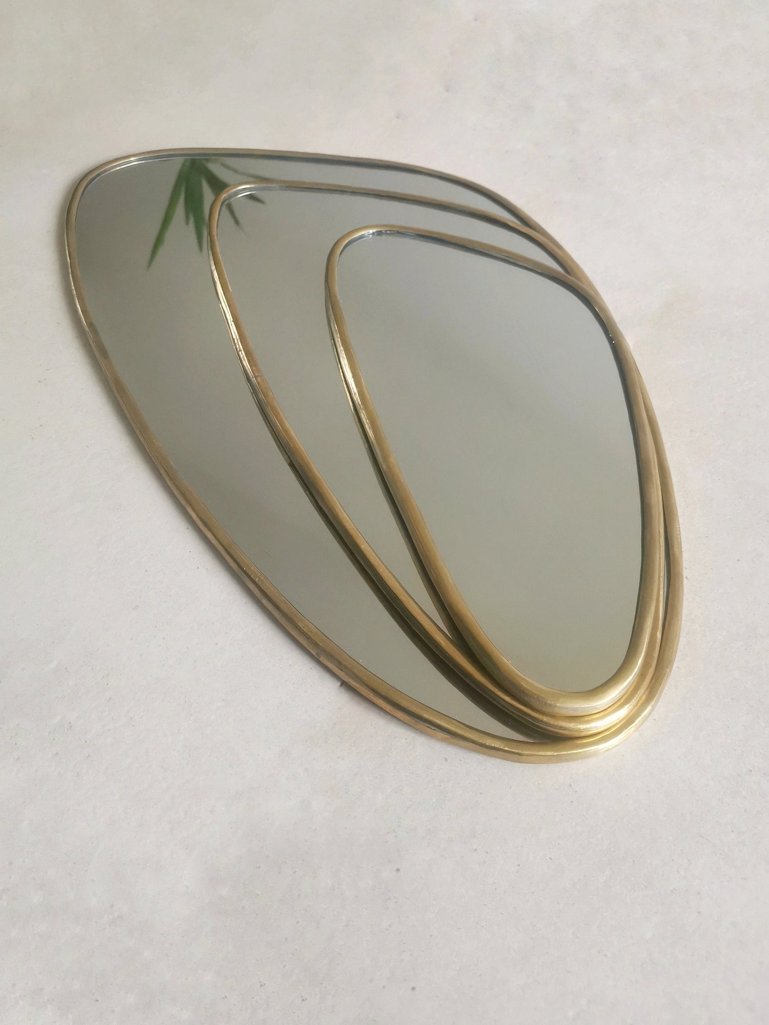 Kidney mirror, mirror with golden brass frame, wall mirror vintage style, handmade from Morocco