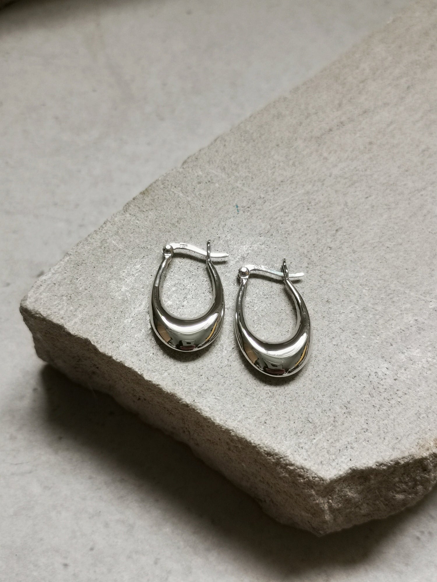 Boucles d'oreilles créoles ovales larges en argent 925, boucles d'oreilles minimalistes, boucles d'oreilles créoles simples et élégantes en argent sterling