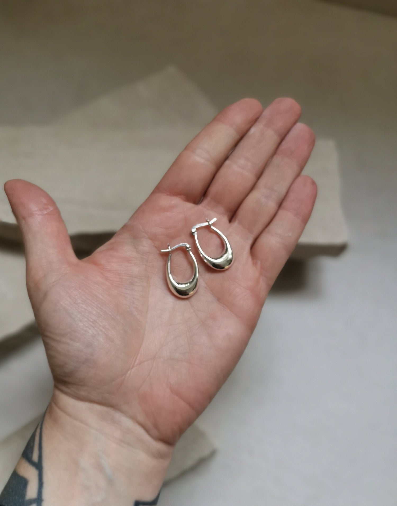 Boucles d'oreilles créoles ovales larges en argent 925, boucles d'oreilles minimalistes, boucles d'oreilles créoles simples et élégantes en argent sterling