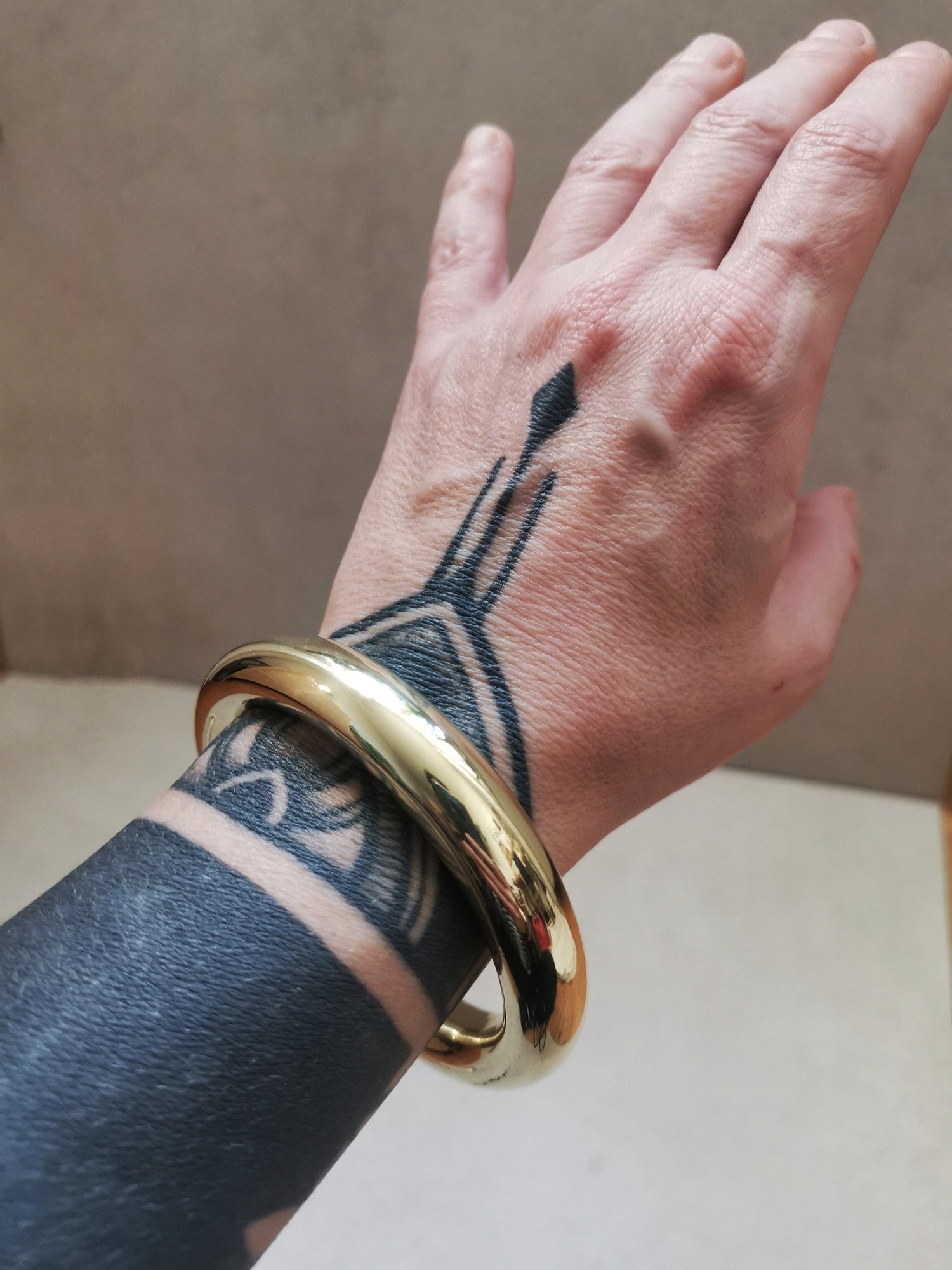 Bracelet en laiton doré, bracelet tendance, bracelet large, bracelet tribal doré, bracelet simple minimaliste