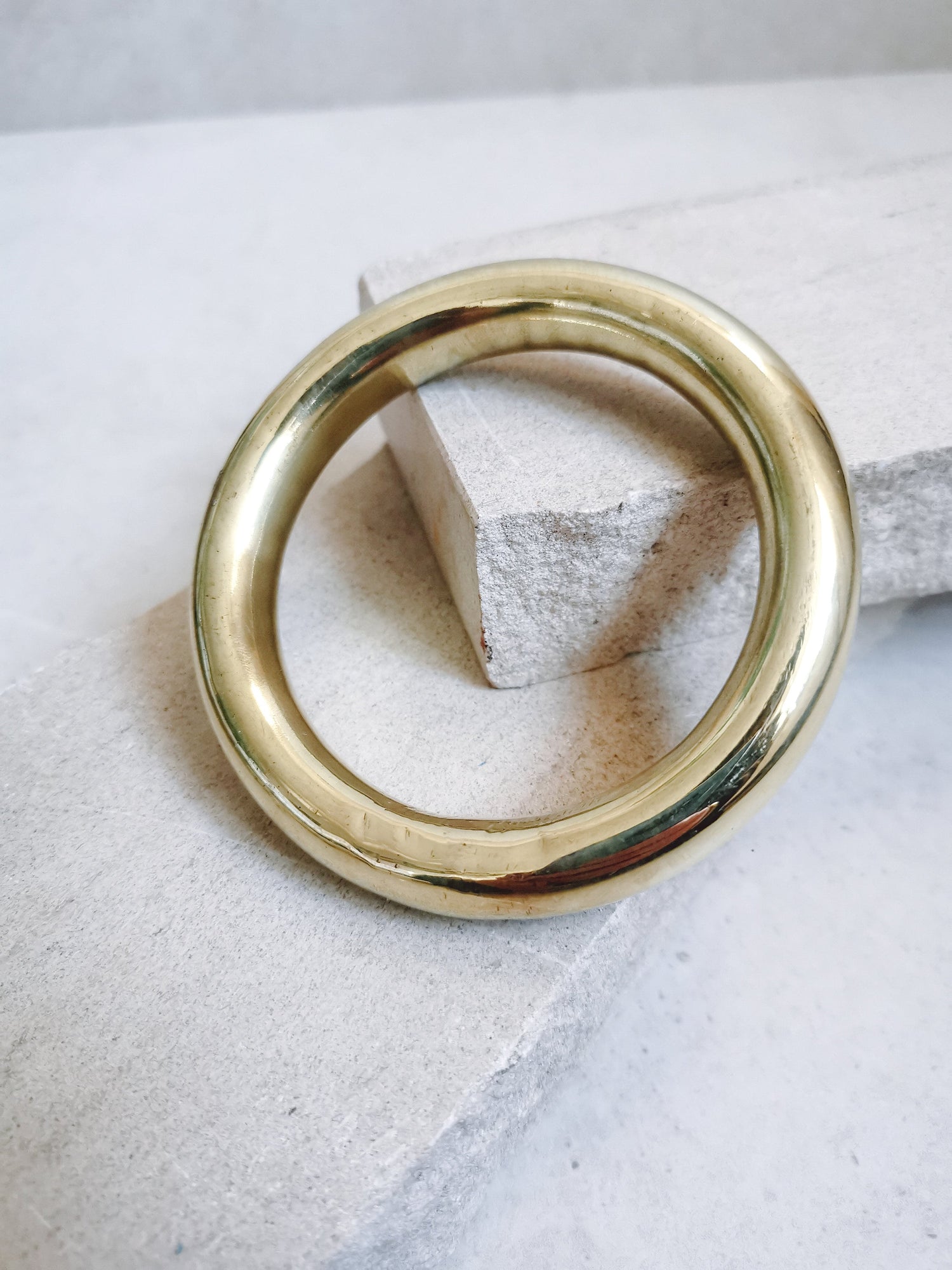 Bracelet en laiton doré, bracelet tendance, bracelet large, bracelet tribal doré, bracelet simple minimaliste