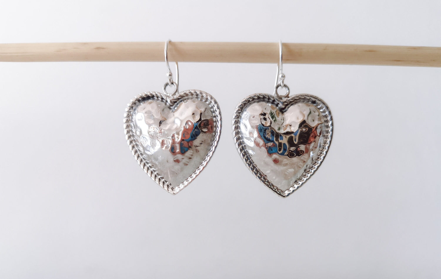 Sterling silver heart earrings, 925 silver earrings with hammered heart pendant, heart-shaped earrings made of sterling silver