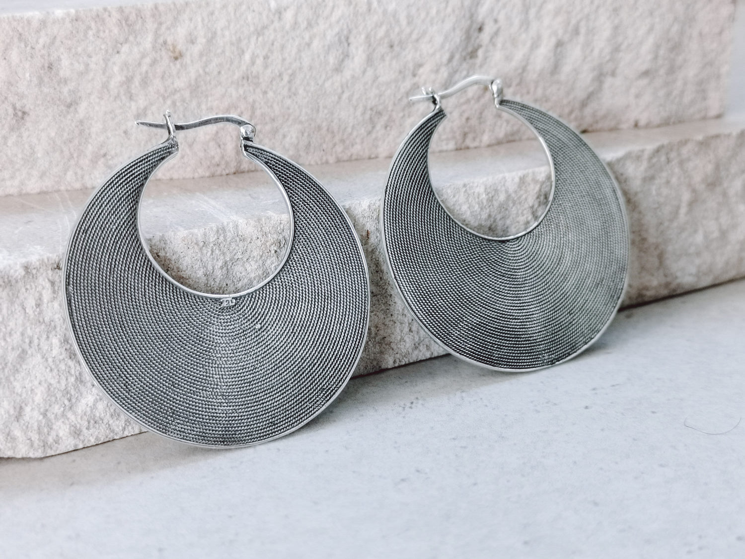 Statement massive hoop earrings made of 925 silver, chunky sterling silver ethno disc earrings 45 mm, hippie boho earrings