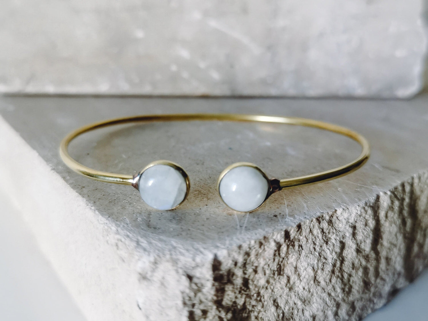 Bangle with moonstone made of golden brass, bangle moonstone gold, boho bangle with gemstone
